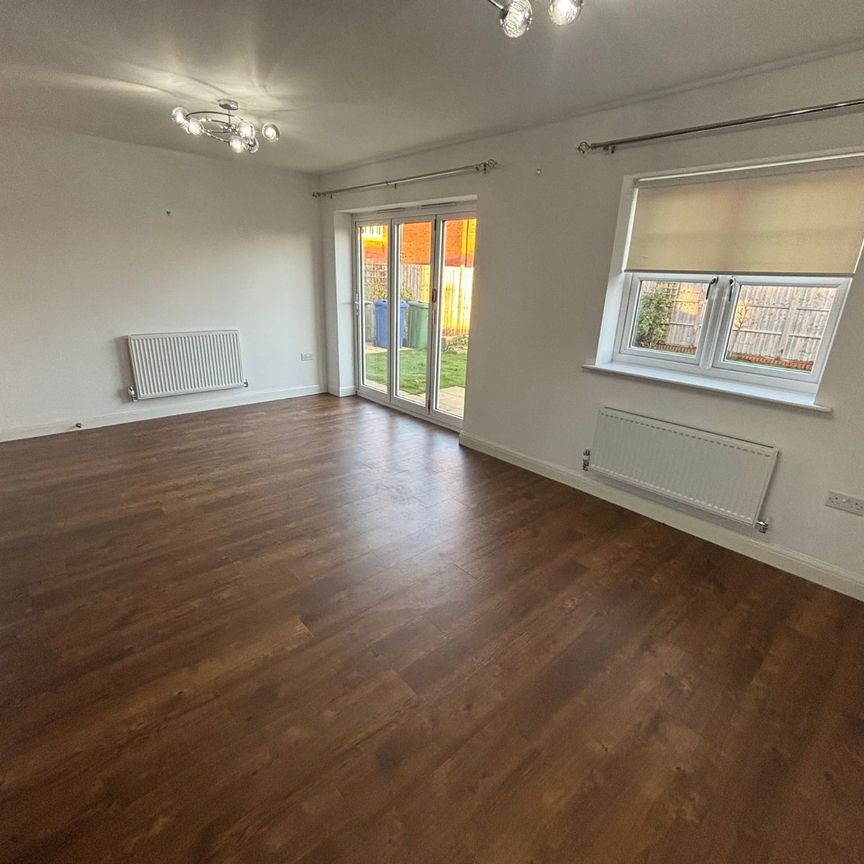 2 bedroom detached bungalow to rent - Photo 1