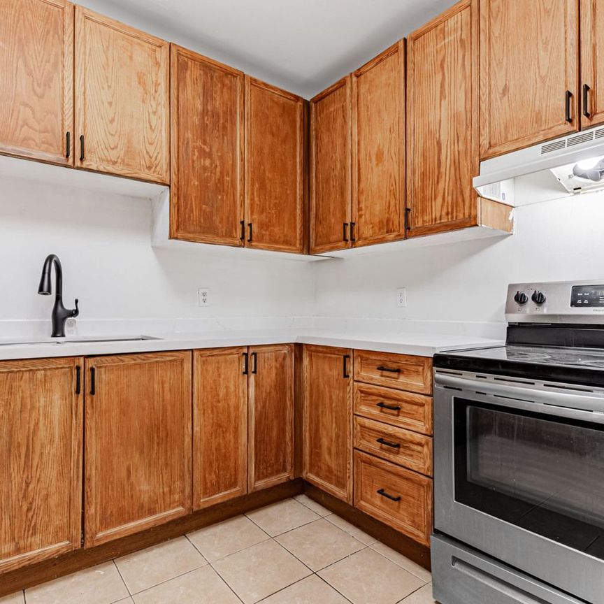 For Lease - 223 Jameson Avenue Unit# 303, Toronto, Ontario - Photo 1