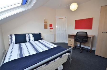58, Brocco Bank, Botanical Gardens, Sheffield S11 8RR - Photo 3