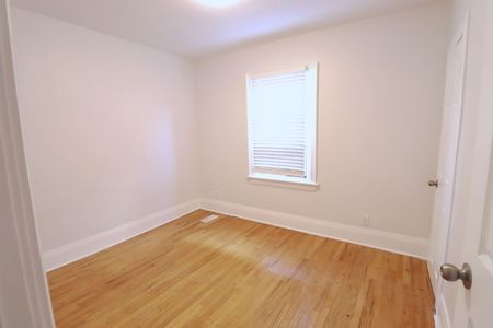 For Lease - 342 Eglinton Avenue, Toronto, Ontario - Photo 2