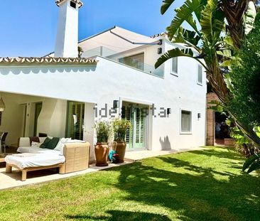 Alquiler de casa o chalet independiente en Calle Fuente del Espanto - Photo 1