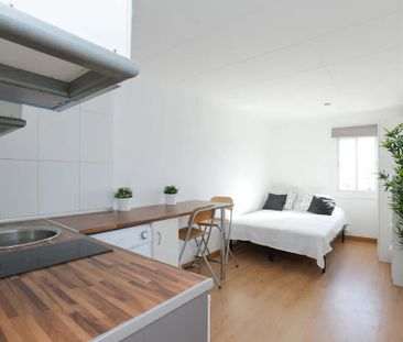 Carrer de Sant Bartomeu, Barcelona, Catalonia 08001 - Photo 6