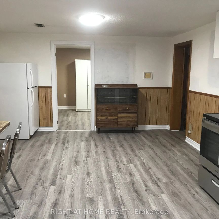 35 Beckett (Baseement) Avenue #Basement - Photo 1