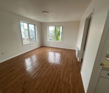 Immeuble - 64-70 Rue Saint-Georges 4 ½ à Louer - Windsor - Photo 1