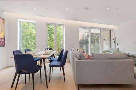 A high specification two bedroom apartment with two private balconies. - Photo 4