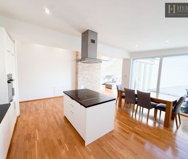 Elegante Dachgeschosswohnung mit Terrasse, Klimaanlage & Smart-Home... - Foto 4