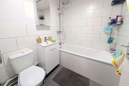 Goldsworth Park, Woking, Surrey, GU21 - Photo 3