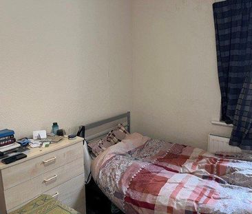 House share to rent - Photo 2