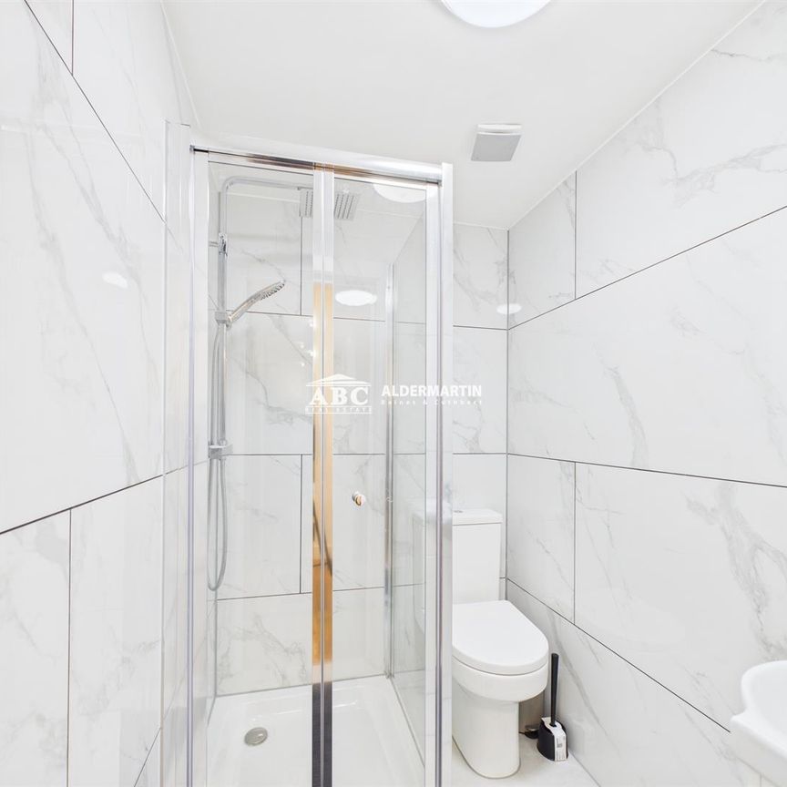 Church Road, NW4 4DU, London - Photo 1