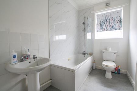 Lichfield Road, Great Yarmouth - Photo 5