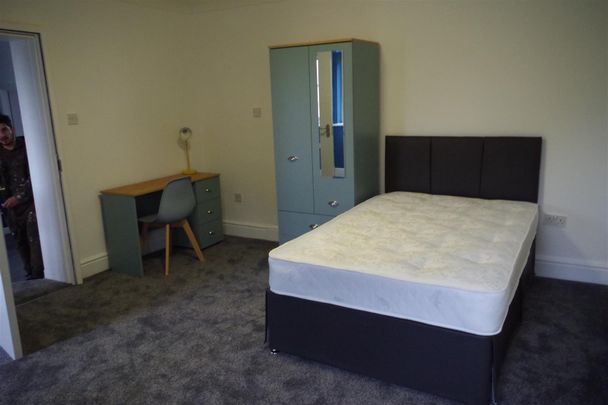 Wigan Road, Bolton - Photo 1