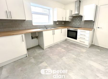 Winifred Street, Dowlais, MERTHYR TYDFIL - Photo 2