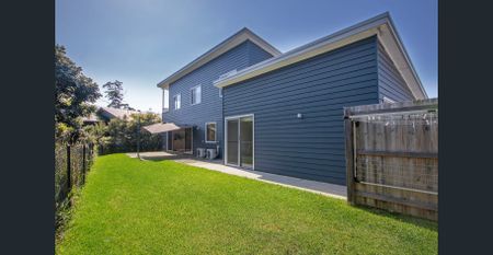 Modern 3 Bed Townhouse on the Edge of Town - Photo 5