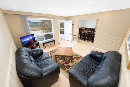 For Lease - 8 58th Street, Wasaga Beach, Ontario - Photo 5