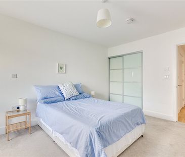 Derry Court, Streatham, SW16 - Photo 1
