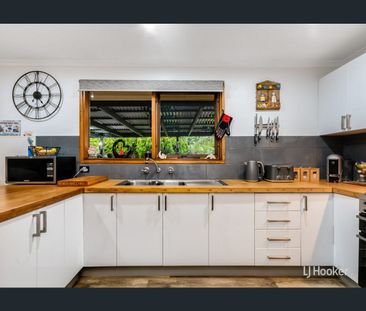 Stunning Family Home - Photo 4