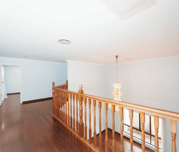 Convenient Location, Magnificent river side luxury home offering 5 ... - Photo 4