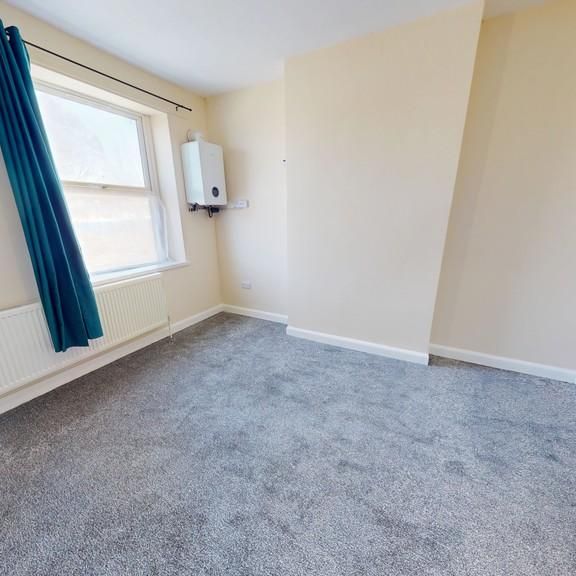 2 bedroom end of terrace house to rent - Photo 1