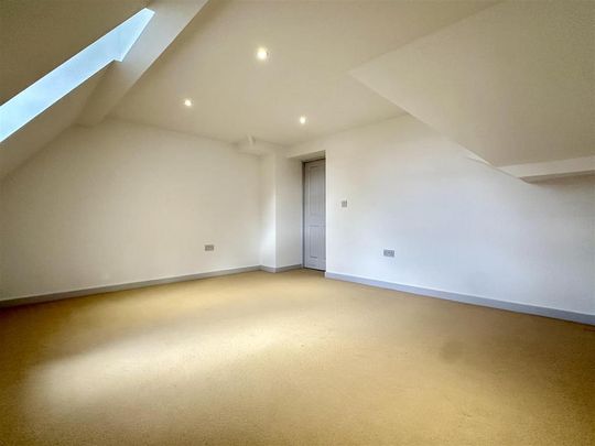 3 bedroom apartment to rent - Photo 1