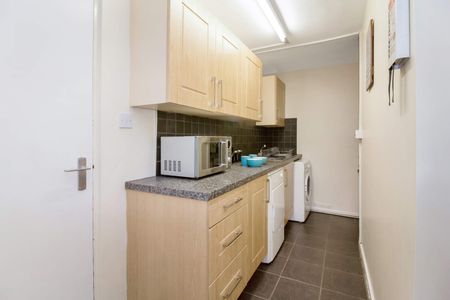 Flat 1, 1 VICTORIA ROAD Leeds - LS6 1AS - Photo 5