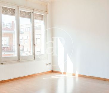 Family flat for rent in Galvany - Photo 4