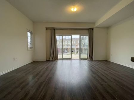 For Lease - 53 Shelburne Avenue, Wasaga Beach, Ontario - Photo 4