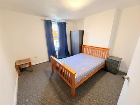 3 bedroom terraced house to rent - Photo 4