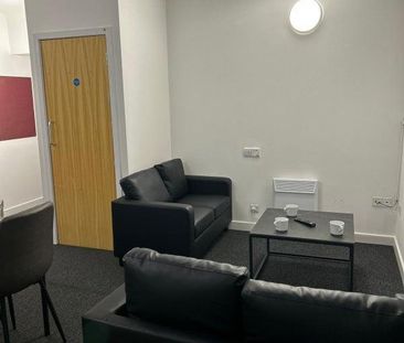 6 bedroom flat to rent - Photo 2