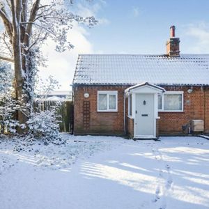 Crabbs Cottage, CM17, Old Harlow - Photo 2