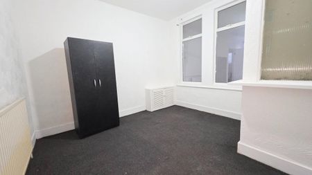 4 bedroom terraced house to rent - Photo 3