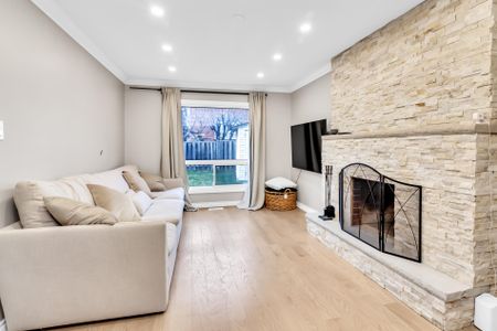 For Lease - 119 Mccabe Crescent Unit# Main & 2nd, Vaughan, Ontario - Photo 2