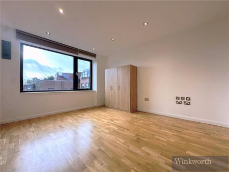 Studio to rent - Photo 2