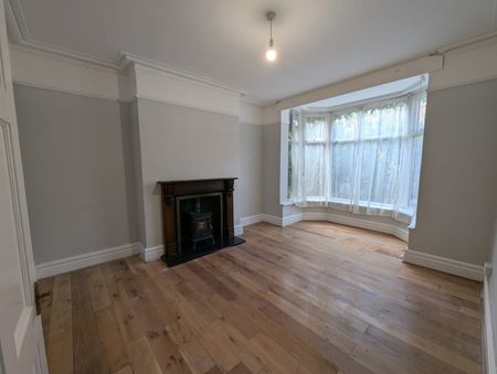 4 Bed Terraced House, Oak Road, M7 - Photo 2