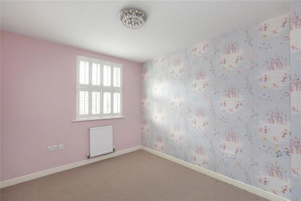 4 bedroom end of terrace house to rent - Photo 1