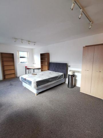 Studio to rent - Photo 5
