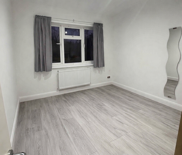 4 Bedroom Semidetached House to let Harrow HA2 6DG - Photo 3