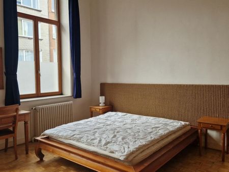 IXELLES : REZ-DE-CHAUSSEE 1 CHAMBRE MEUBLE + TERRASSE - Ixelles - Photo 2