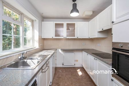Heatherley Road, Camberley, GU15 - Photo 2