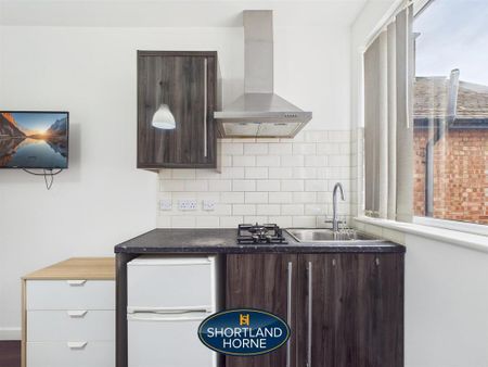 Studio to rent - Photo 5