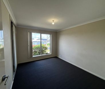 Spacious Family Living in Prime Drouin Springs Estate Location - Photo 5