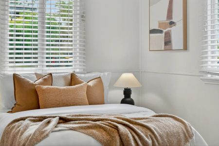 “Renovated - Air Con - Backing onto Tarragindi Reserve!” - Photo 2