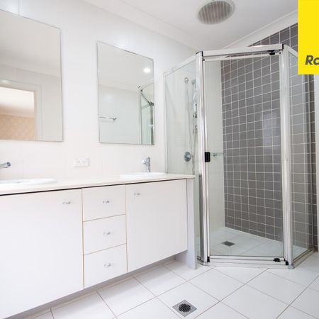 WELL PRESENTED THREE BEDROOM RESIDENCE IN LIDCOMBE BOTANICA ESTATE - Photo 2