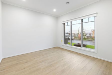 Brand New Family Home - Photo 4