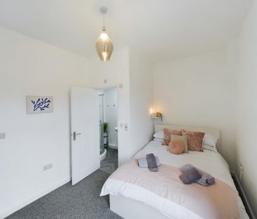 4 bedroom house of multiple occupation to rent - Photo 1