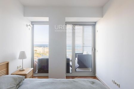 Elegante piso de 3 dormitorios con vistas al mar y gran terraza privada en Sant Martí - Photo 5