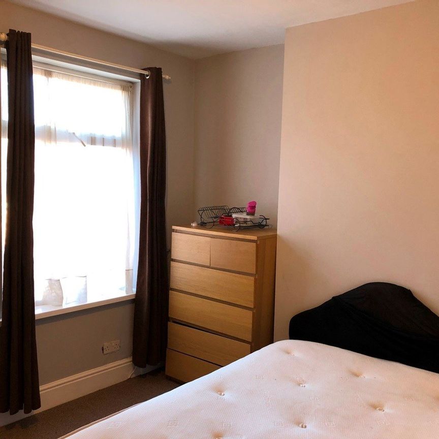 Room in a Shared House, Humberstone Drive, LE5 - Photo 1