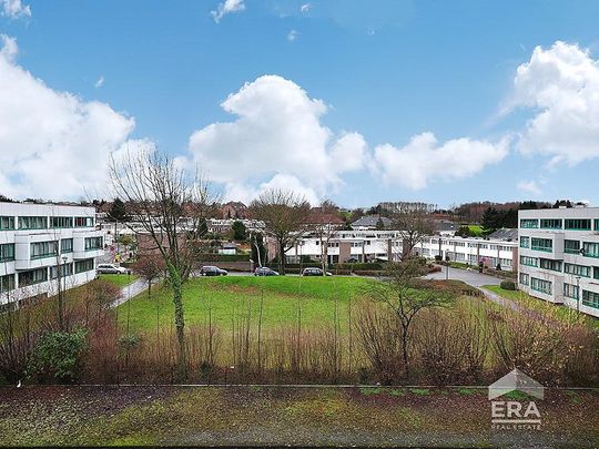 Appartement met 2 slaapkamers, staanplaats en kelder - Photo 1