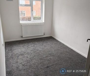 3 bedroom end of terrace house to rent - Photo 3