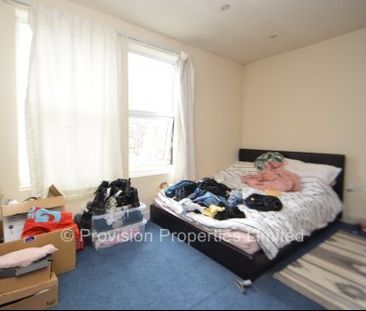 2 Bedroom Properties Meanwood - Photo 4