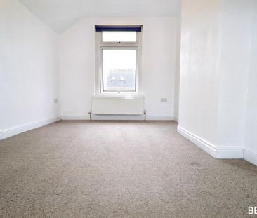 3 bedroom end of terrace house to rent - Photo 3
